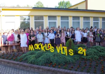 Išaustas ,,Atgimimo“ mokyklos vilties audinys